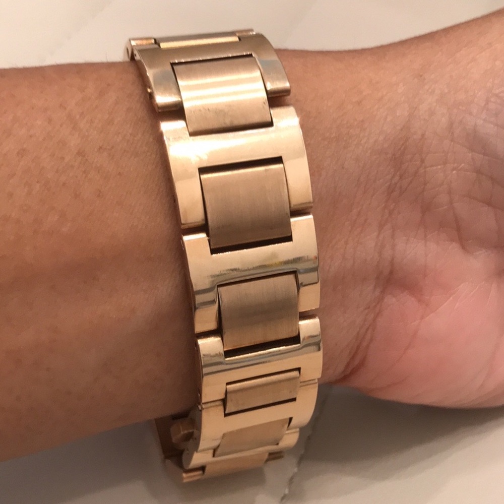 Pristine Condition High Quality Designer Watch 33… - image 3